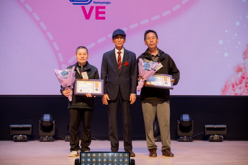 2025. 5. 8. 제53회 어버이날 기념식 - 소중한 당신, 가장 아름다운 선물_100