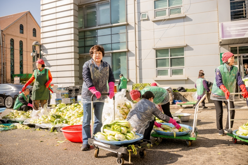 2025. 11. 12. 남양주시새마을회 2025 따뜻한 겨울 사랑의 김장 나누기_113