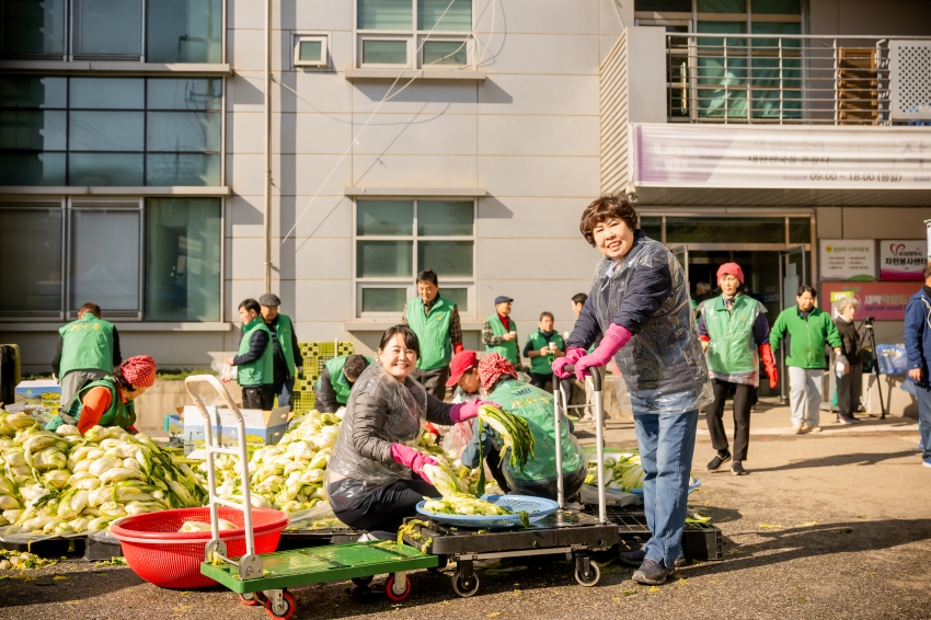 2025. 11. 12. 남양주시새마을회 2025 따뜻한 겨울 사랑의 김장 나누기_127