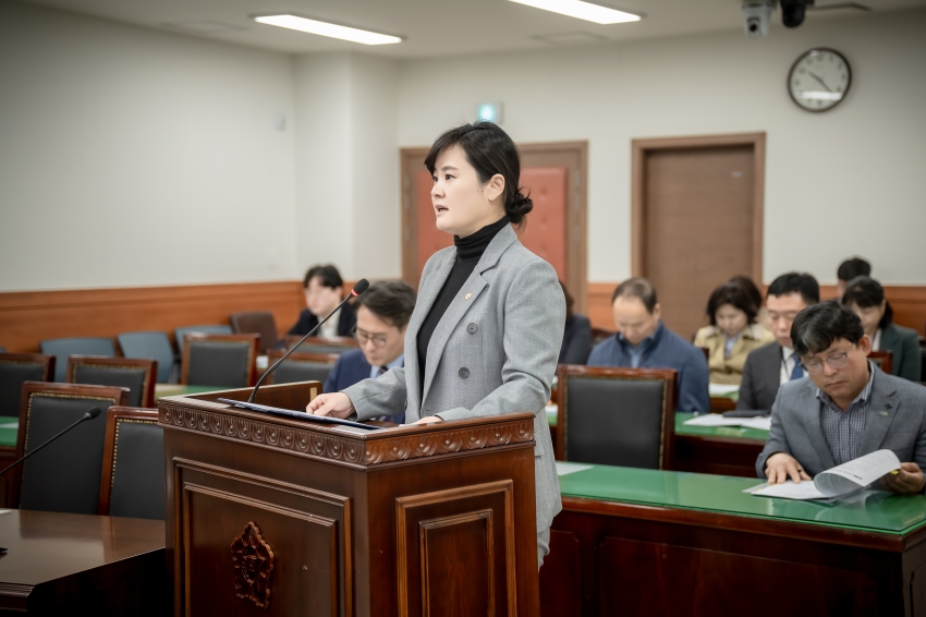 제302회 남양주시의회 임시회 제4차 상임위원회 - 조례안 발의 (자치행정/ 복지환경/ 도시교통 위원회)_6