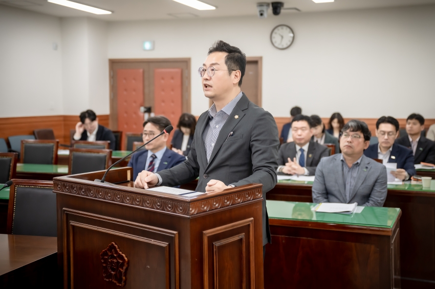 제302회 남양주시의회 임시회 제4차 상임위원회 - 조례안 발의 (자치행정/ 복지환경/ 도시교통 위원회)_9
