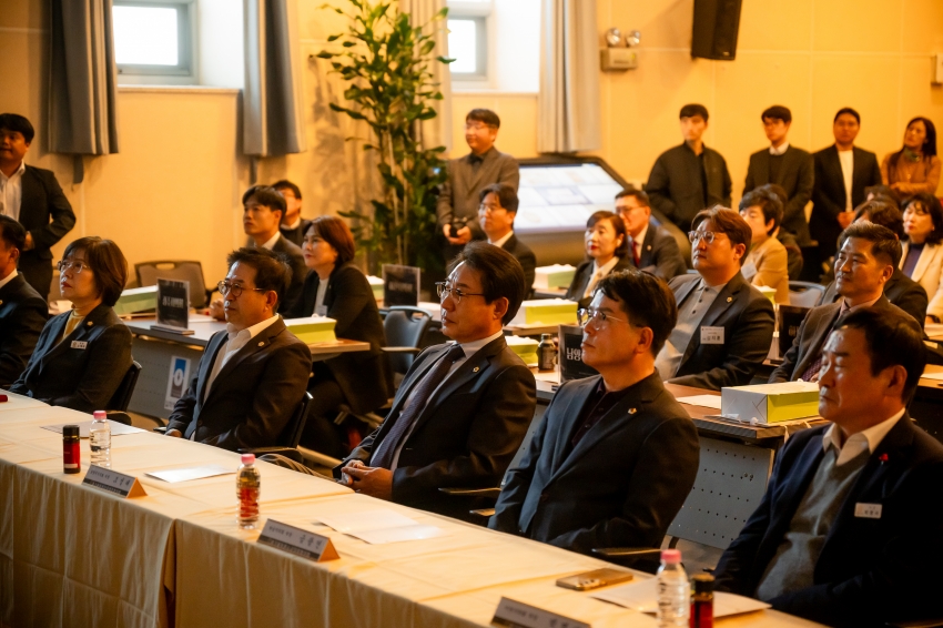 2025. 11. 14. 경기동부권시군의회 제12회 의정활동 우수의원 및 시상식_64