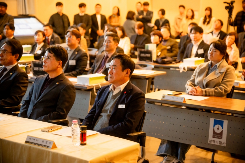 2025. 11. 14. 경기동부권시군의회 제12회 의정활동 우수의원 및 시상식_70