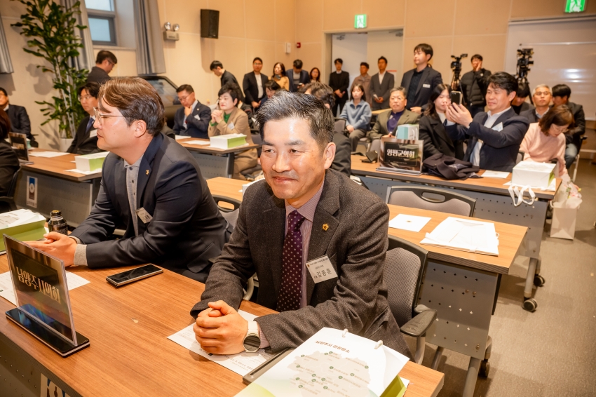 2025. 11. 14. 경기동부권시군의회 제12회 의정활동 우수의원 및 시상식_88