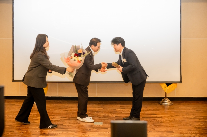 2025. 11. 14. 경기동부권시군의회 제12회 의정활동 우수의원 및 시상식_110